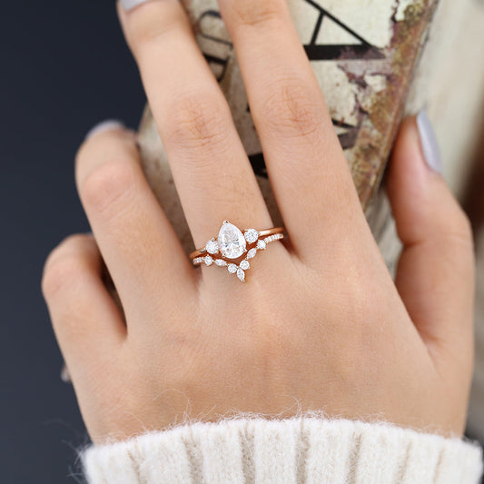 1 CT Pear Three Stone Moissanite Bridal Set