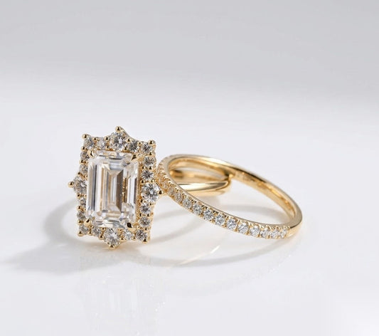 1.6 CT Emerald Cluster Moissanite Bridal Set