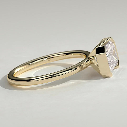 2 CT Emerald Solitaire East-West Moissanite Engagement Ring