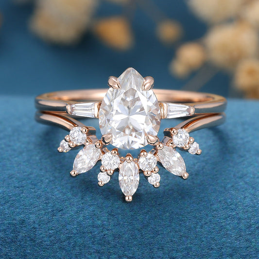 1 CT Pear Cluster Moissanite Bridal Set