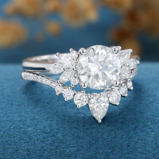 0.88 CT Round Cluster Moissanite Bridal Set