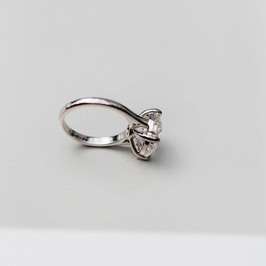 4.1 CT Round Solitaire Moissanite Engagement Ring