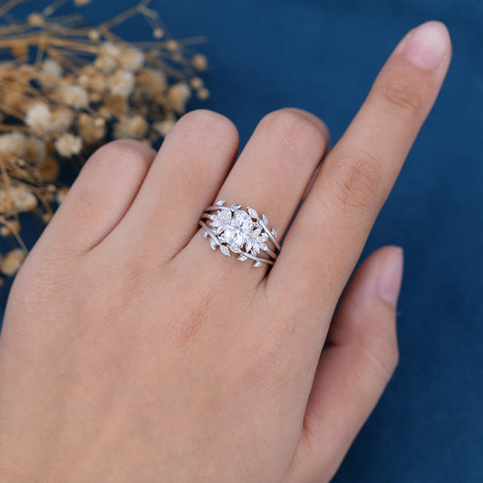 1.33 CT Oval Cluster Moissanite Bridal Set