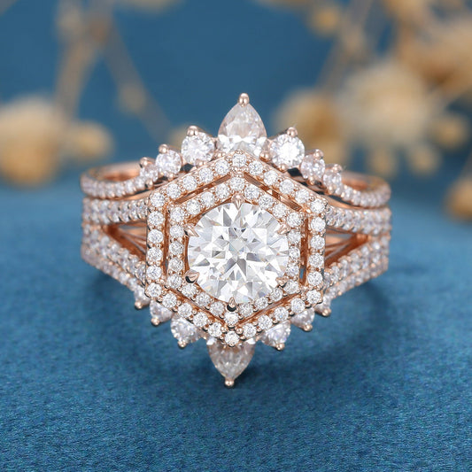 0.88 CT Round Cluster Moissanite Bridal Set