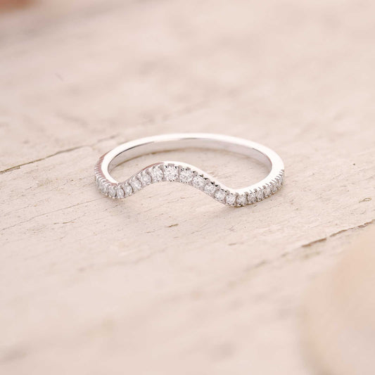 0.179 TCW Round Curved Moissanite Wedding Band