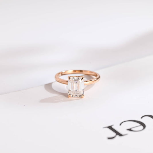 2.0 CT Emerald Solitaire Moissanite Engagement Ring