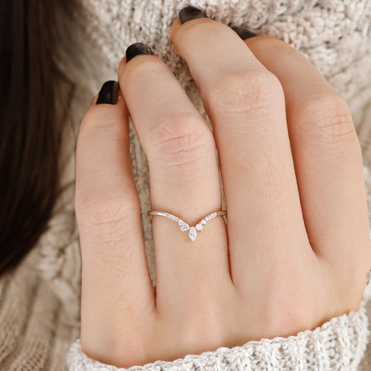 0.15 TCW Round Curved Moissanite Wedding Band