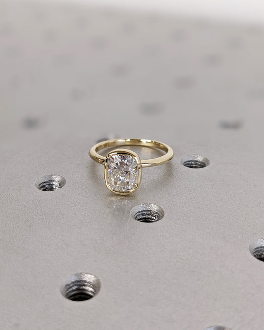 1.2 CT Round Solitaire Moissanite Engagement Ring