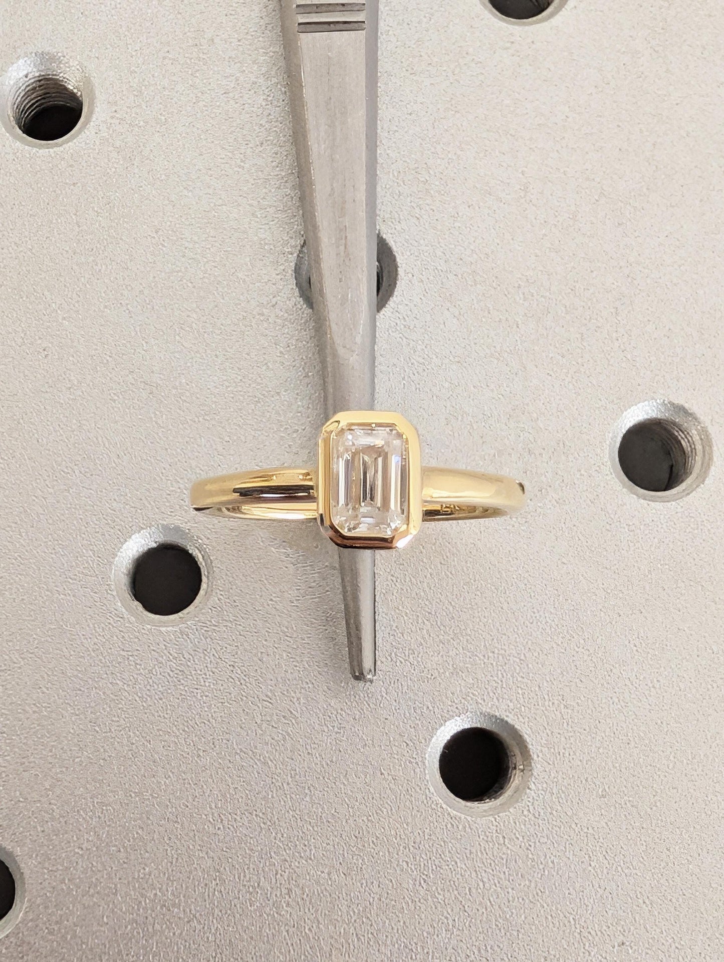 1.2 CT Round Solitaire Moissanite Engagement Ring