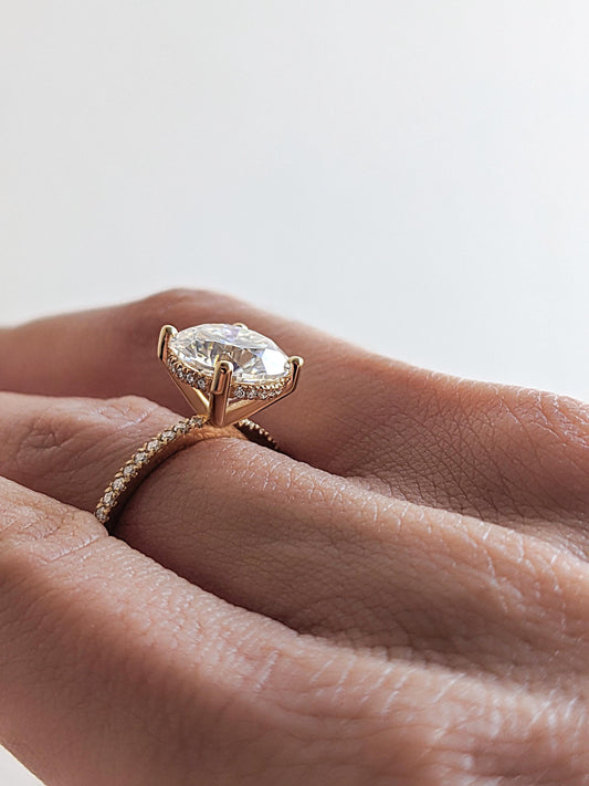 1.2 CT Round Solitaire Moissanite Engagement Ring