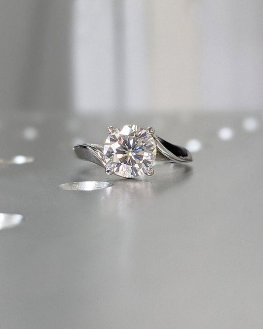 1.2 CT Round Solitaire Moissanite Engagement Ring