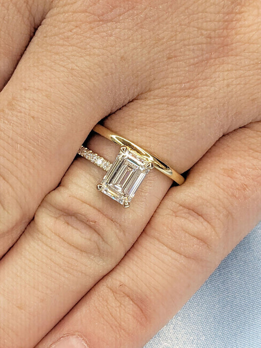 1.2 CT Round Solitaire Moissanite Engagement Ring