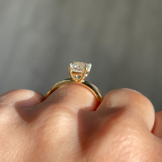 1.80 CT Emerald Solitaire Moissanite Engagement Ring