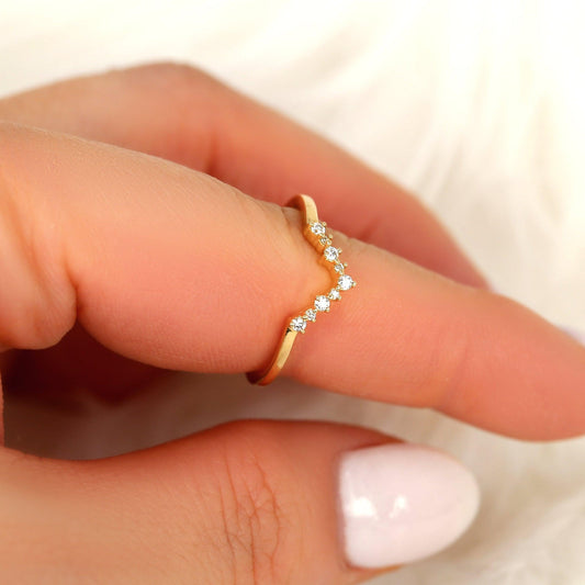 0.10 TCW Round Curved Moissanite Wedding Band