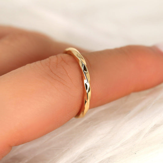 Classic Wedding Band
