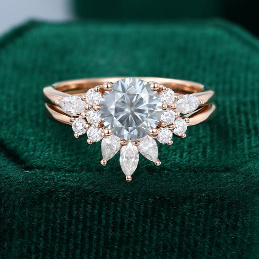 0.88 CT Round Cluster Moissanite Bridal Set