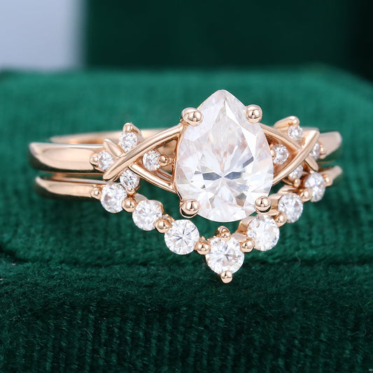 1.5 CT Pear Cluster Moissanite Bridal Set
