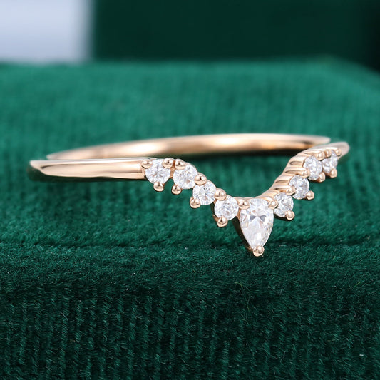 0.15 TCW Pear & Round Curved Moissanite Wedding Band