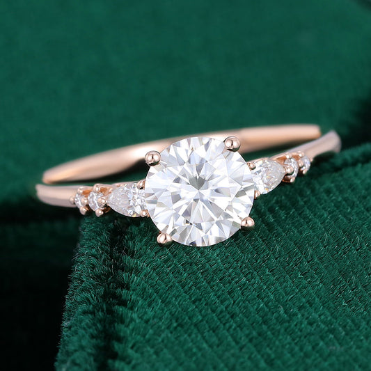 0.88 CT Round Cluster Moissanite Engagement Ring