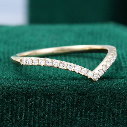 0.13 TCW Round Curved Moissanite Wedding Band
