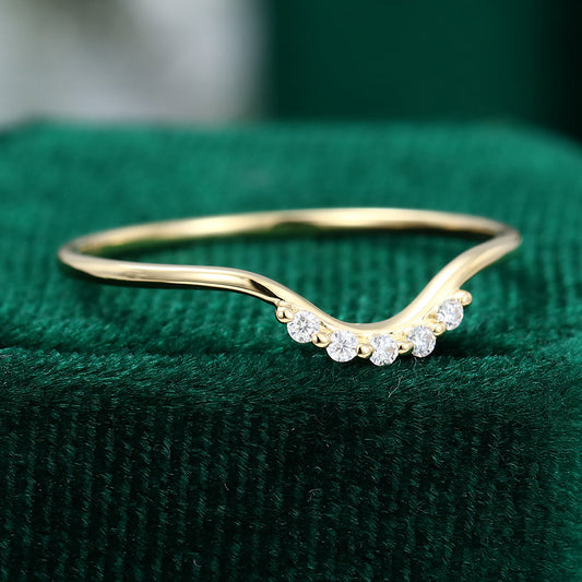 0.05 TCW Round Curved Moissanite Wedding Band