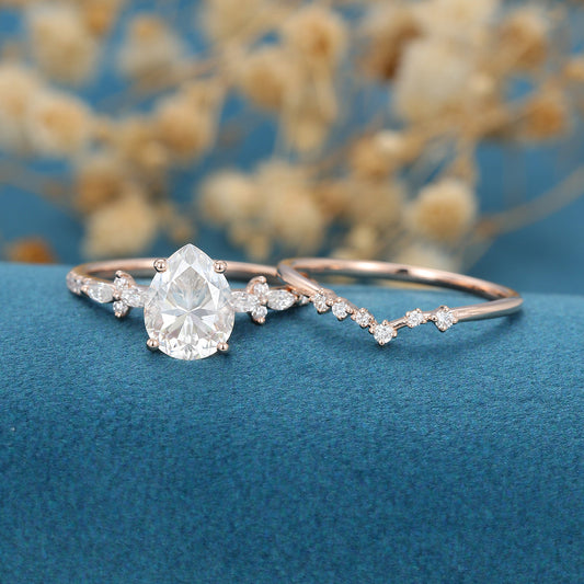 1.5 CT Pear Cluster Moissanite Bridal Set