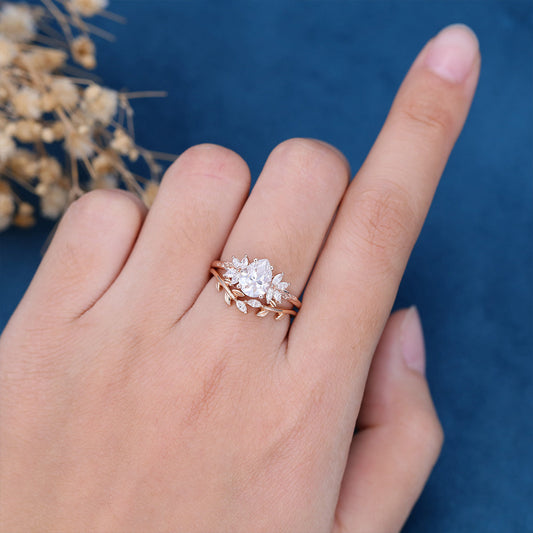 1 CT Pear Cluster Moissanite Bridal Set