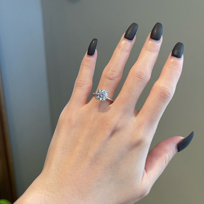 2.5 CT Round Solitaire Moissanite Engagement Ring