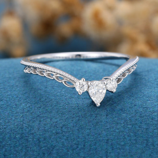 1.5 TCW Round & Pear Curved & Milgrain Moissanite Wedding Band