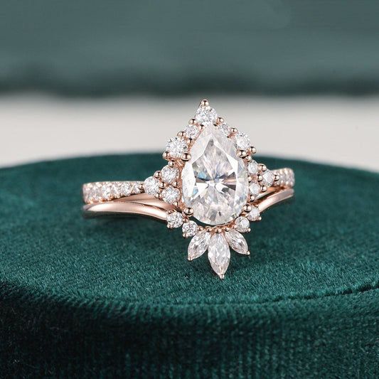 1.5 CT Pear Cluster Moissanite Bridal Set
