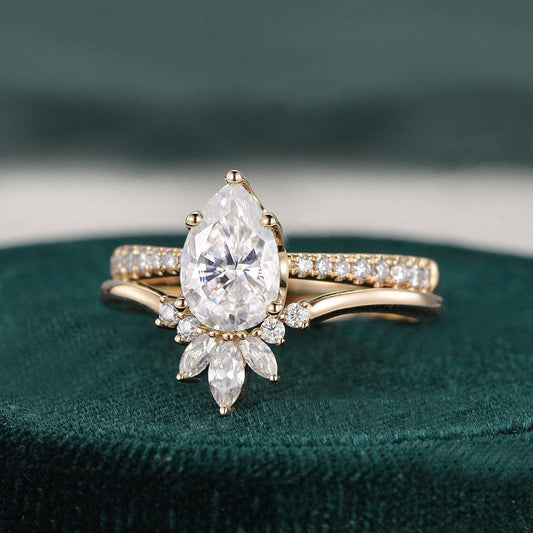 1 CT Pear Pave Moissanite Bridal Set
