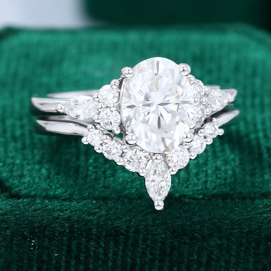 1.33 CT Oval Cluster Moissanite Bridal Set
