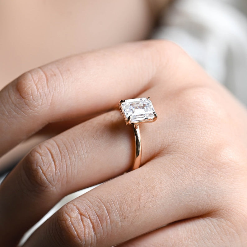 2.0 CT Emerald Solitaire Moissanite Engagement Ring