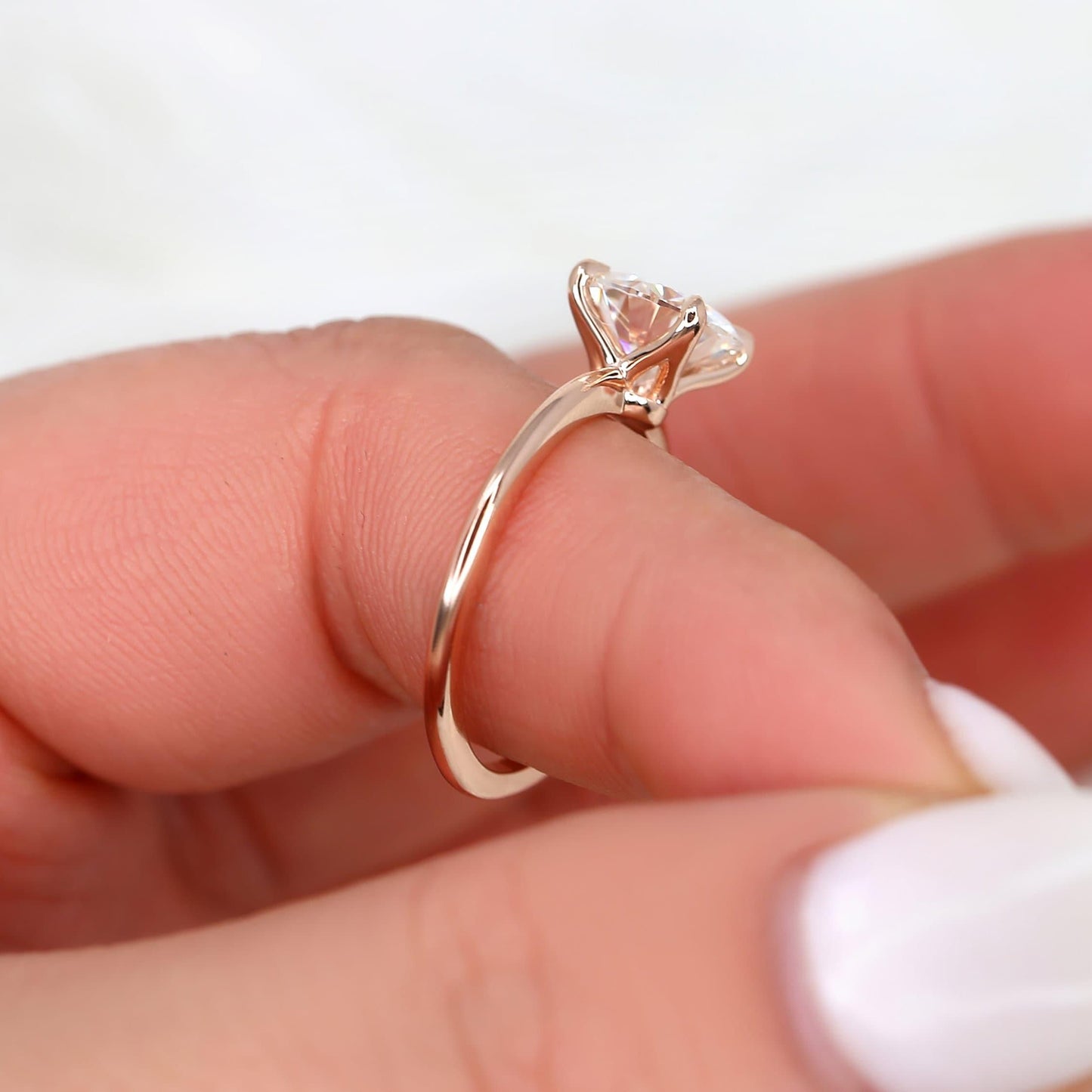 2 CT Round Solitaire Moissanite Engagement Ring