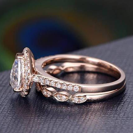 1.33 CT Pear Halo & Pave Moissanite Bridal Set