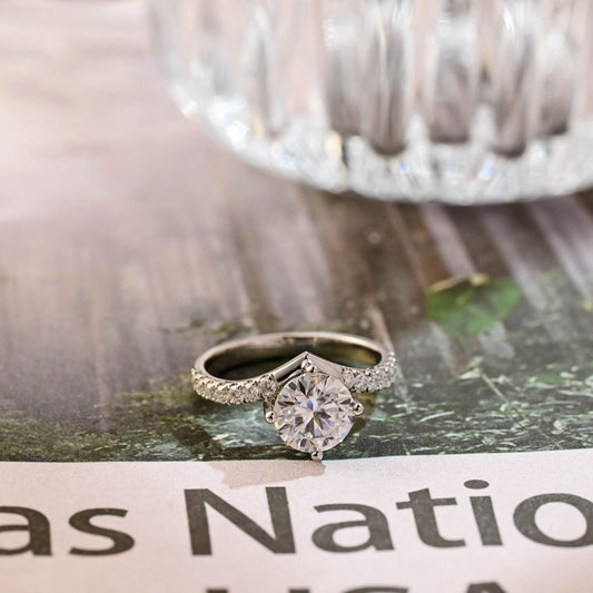 2 CT Round Curved Pave Moissanite Engagement Ring