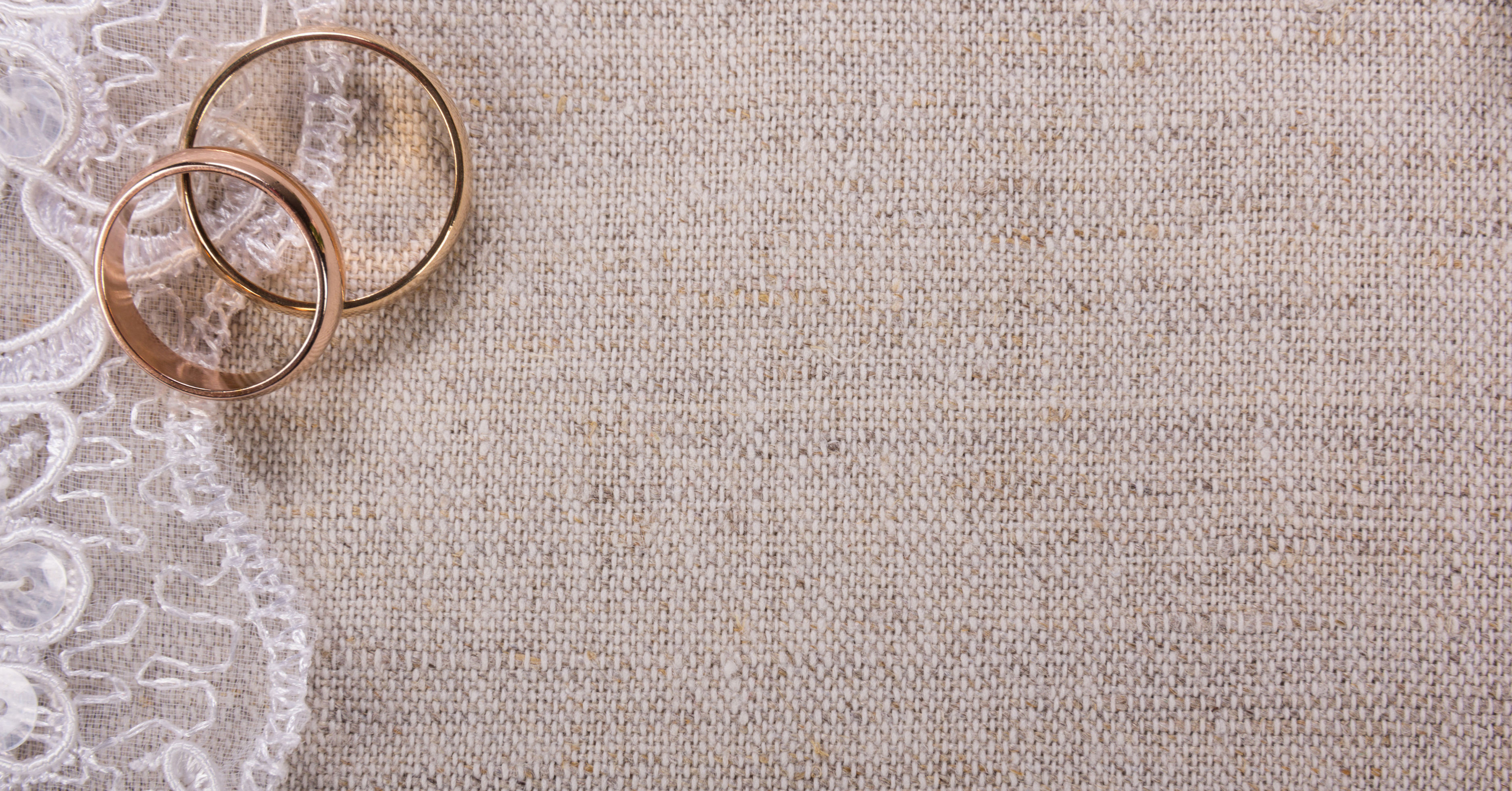 How to Choose the Perfect Wedding Ring for Fall and Winter?