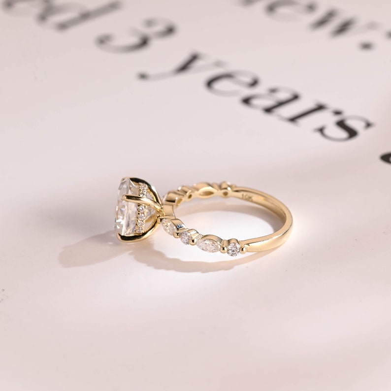 2.0 CT Oval Pave Moissanite Engagement Ring