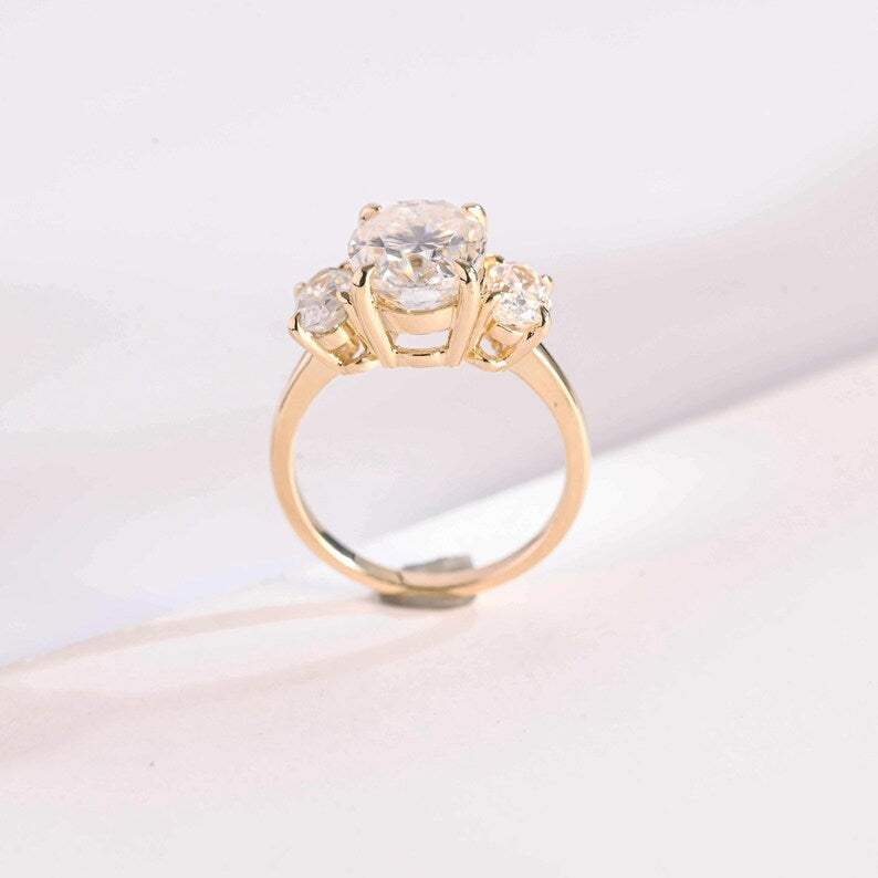 2.0 CT Oval Three Stone Moissanite Engagement Ring