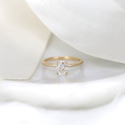 1 CT Oval Solitaire Moissanite Engagement Ring