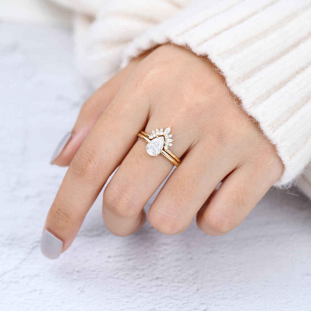 1.33 CT Pear Solitaire Moissanite Bridal Set