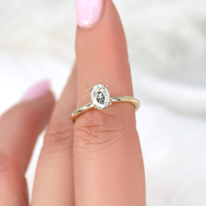 1 CT Oval Solitaire Moissanite Engagement Ring