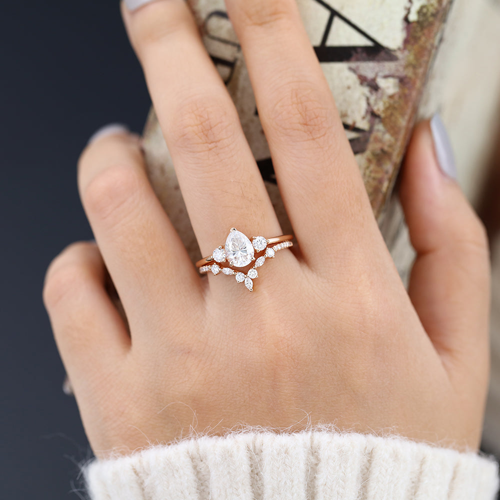 1 CT Pear Three Stone Moissanite Bridal Set