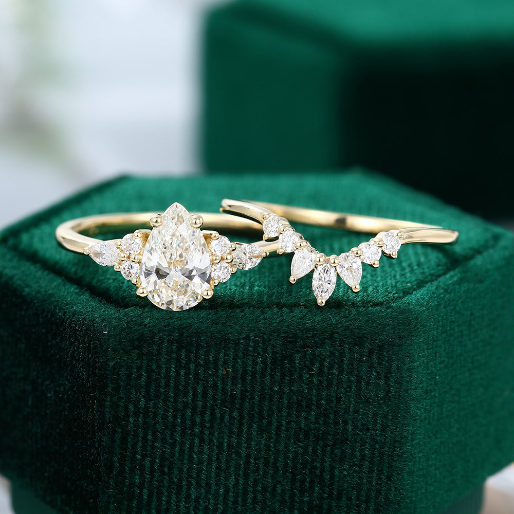 1.5 CT Pear Cluster Moissanite Bridal Set