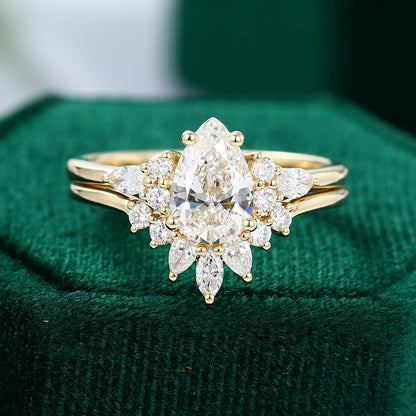 1.5 CT Pear Cluster Moissanite Bridal Set