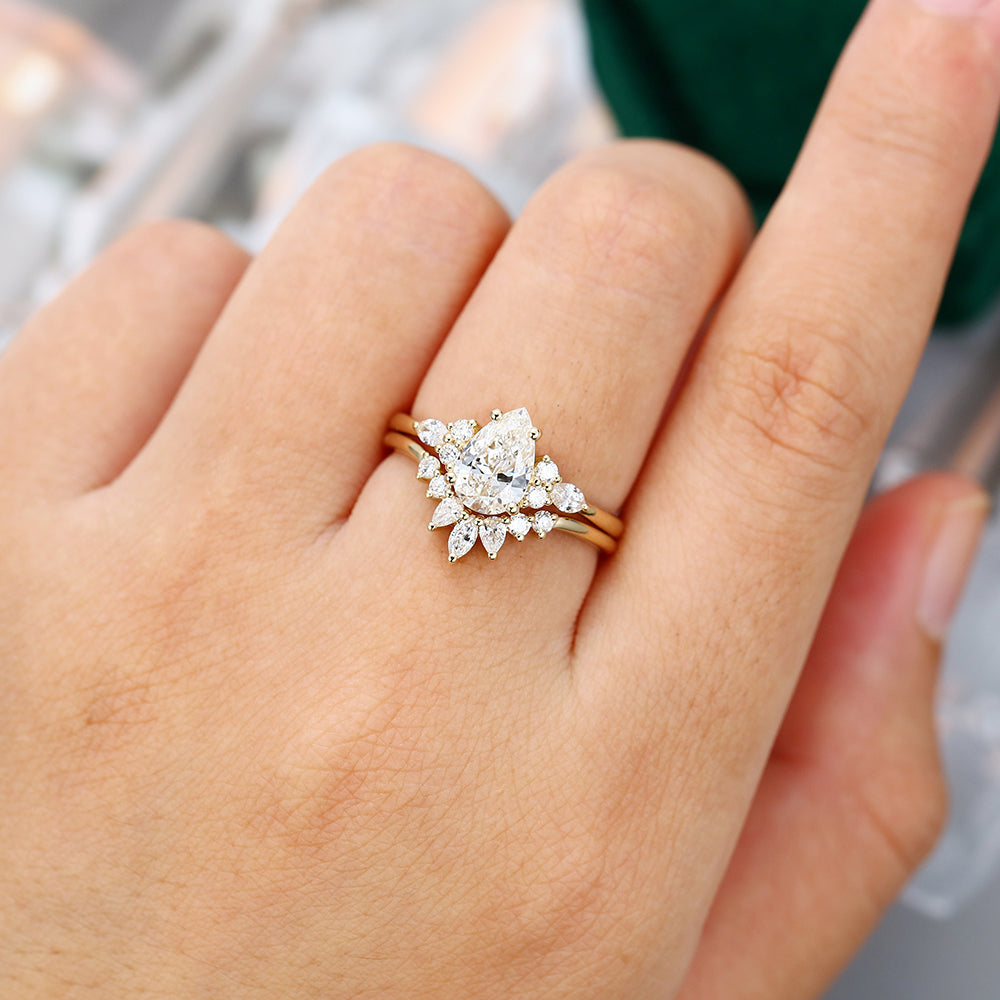 1.5 CT Pear Cluster Moissanite Bridal Set