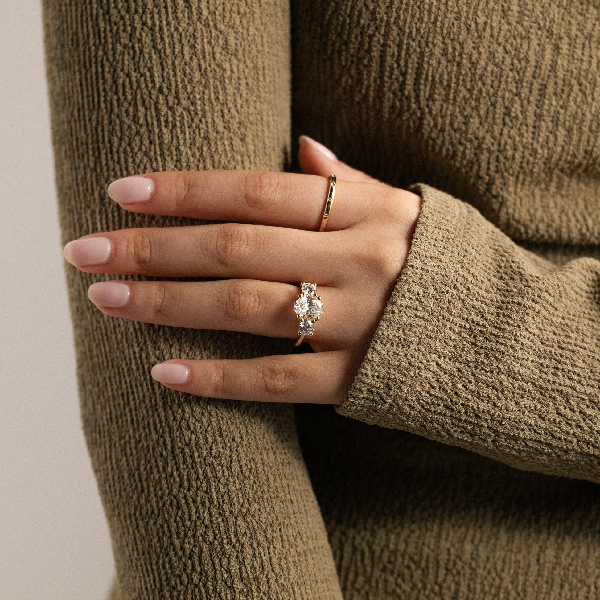 2 CT Oval Three Stone Moissanite Engagement Ring