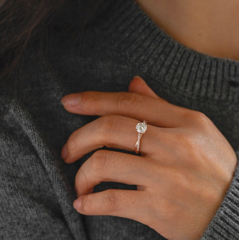 1.5 CT Round Twisted Pave Moissanite Engagement Ring