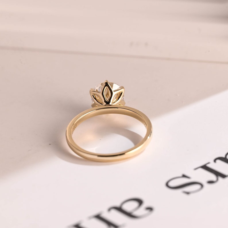 1.5 CT Round Solitaire Moissanite Engagement Ring