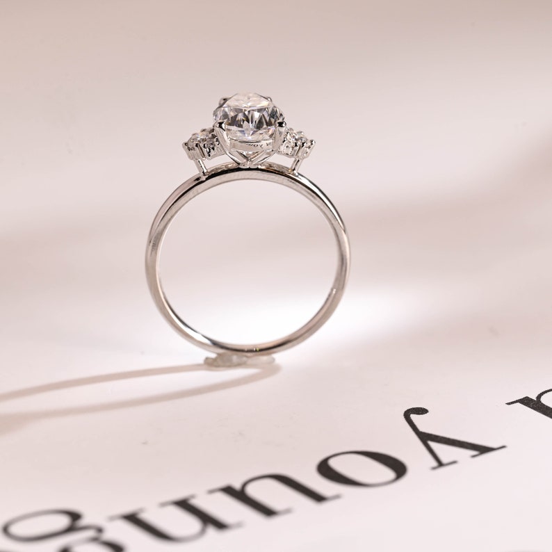 2.0 CT Pear Cluster Moissanite Engagement Ring